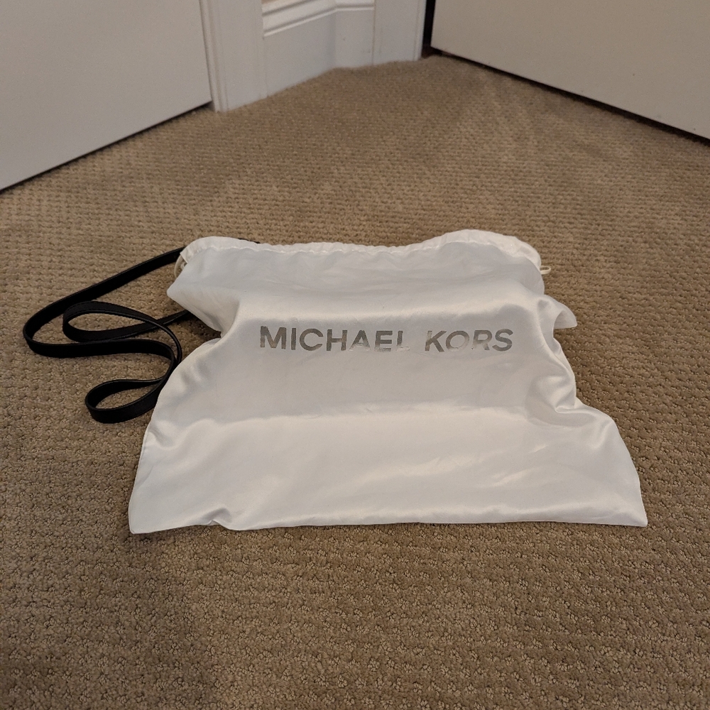 Michael Kors Black Shoulder Bag - Picture 8 of 8